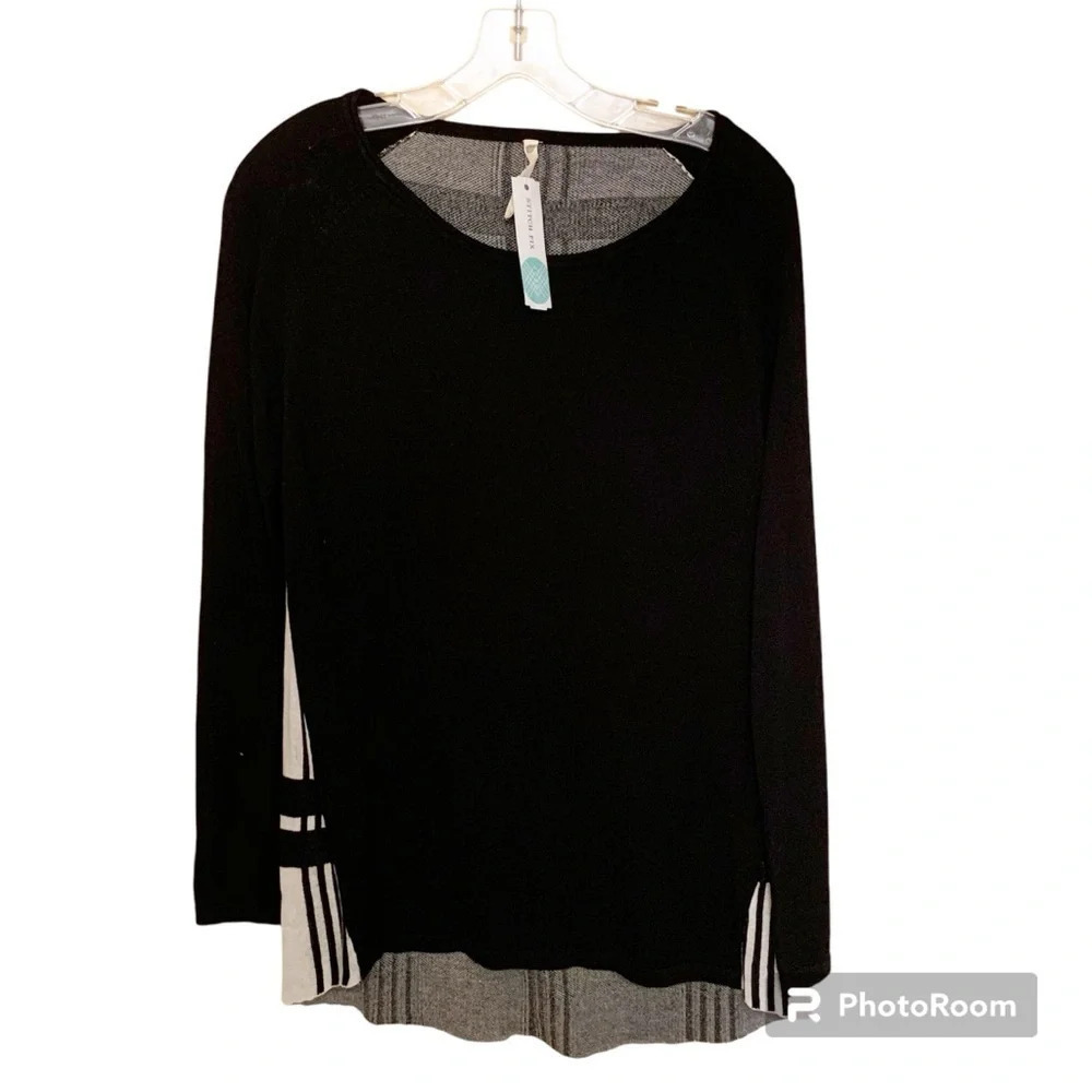 NWT TeeBerry & Weave Black Gray Plaid Back Pullover Sweater Medium Knit